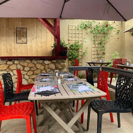 Hotel Restaurant De L'Union Мирамбо Екстериор снимка