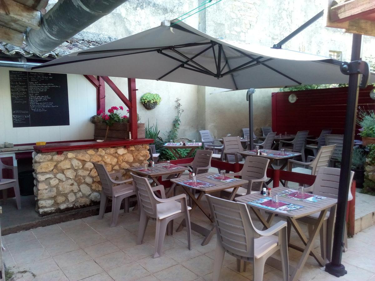 Hotel Restaurant De L'Union Мирамбо Екстериор снимка