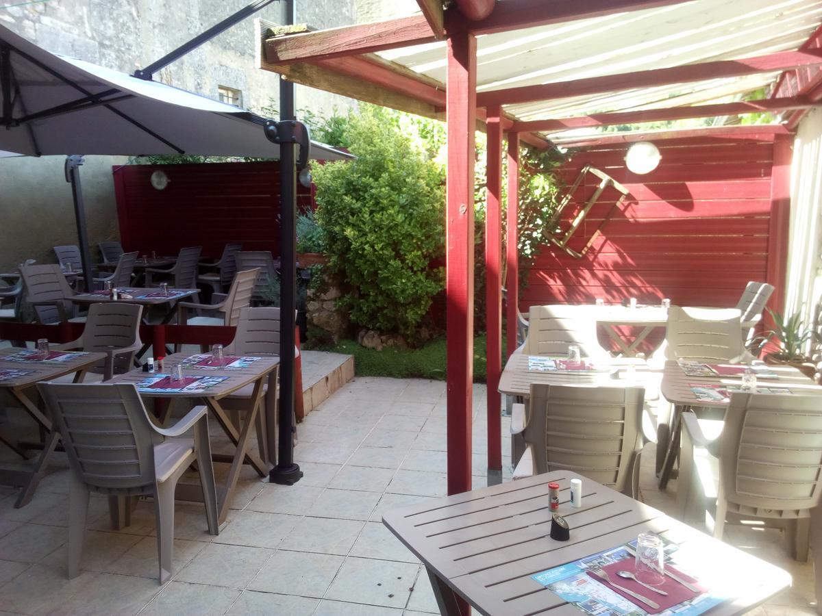 Hotel Restaurant De L'Union Мирамбо Екстериор снимка